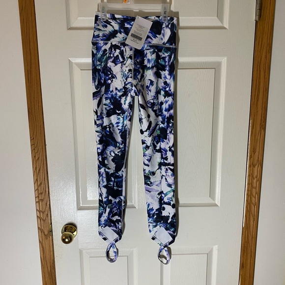 Fabletics - Jazz High Waist Stirrup xs (2-4) Legging NWT - Picture 2 of 5